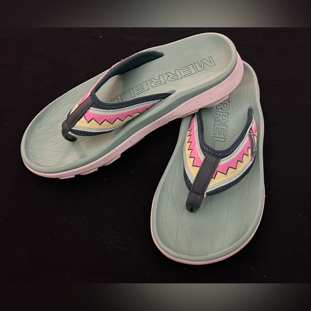 Preowned Merrell Hot Ultra Flip Flop•Size 8•#J005552•Seamoss Green/Pink/Lime